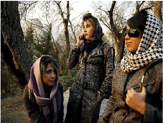 خطر الموضة في إيران عروض الأزياء السرية التي تقاوم فرض الشادور M_1959dppv82