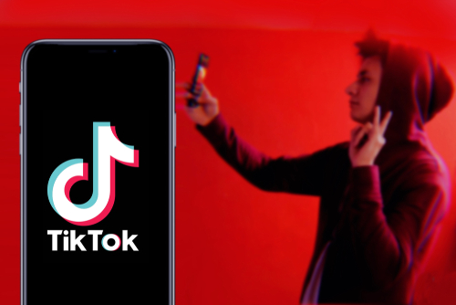   TikTok :      