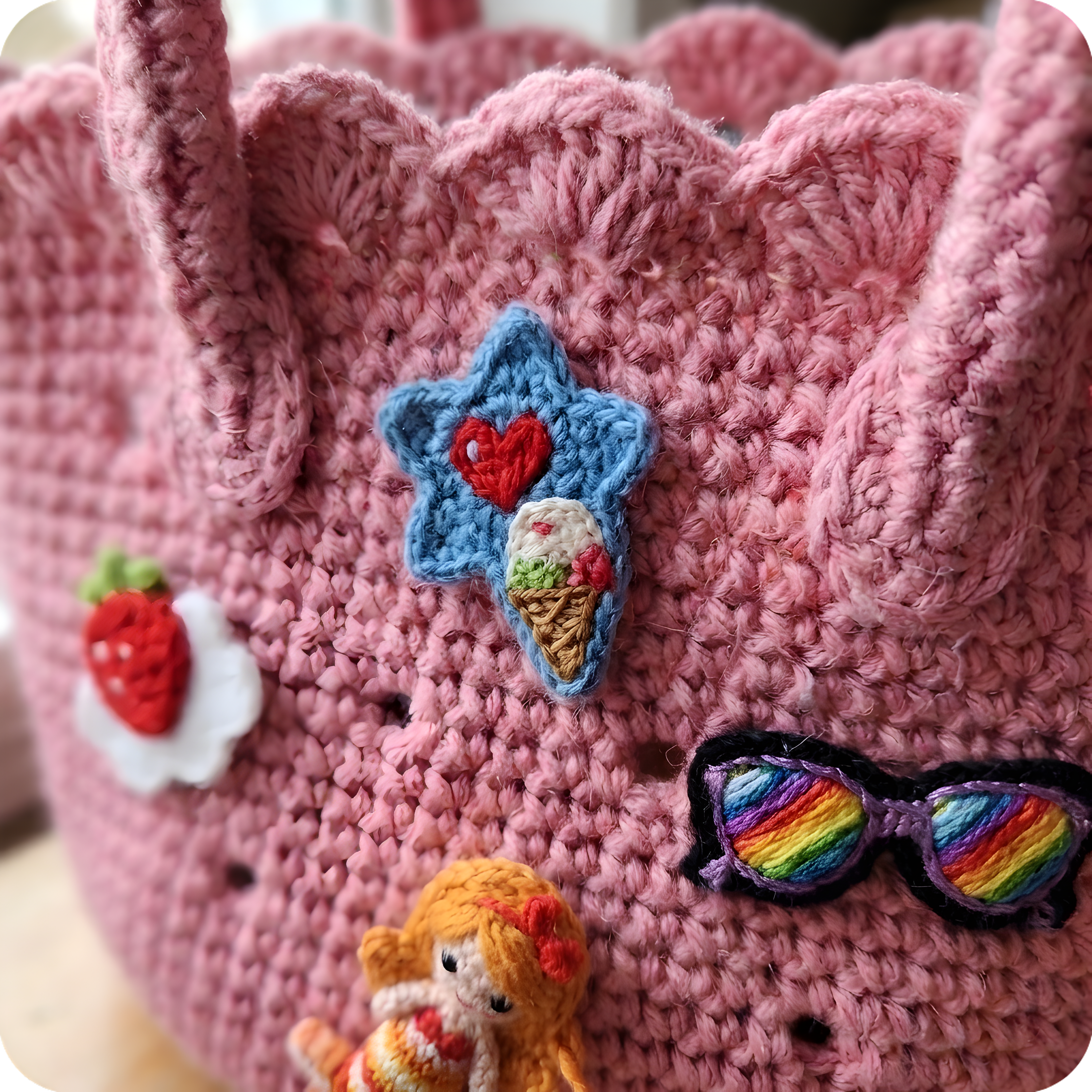 Crochet pink bag pattern detail